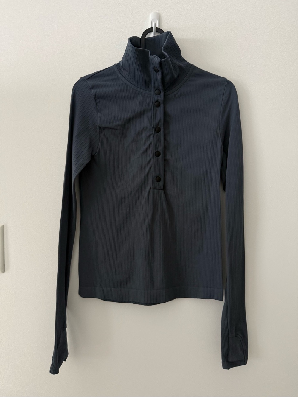 NWOT Athleta Long Sleeve Ribbed Mock Neck Flurry Henley Top